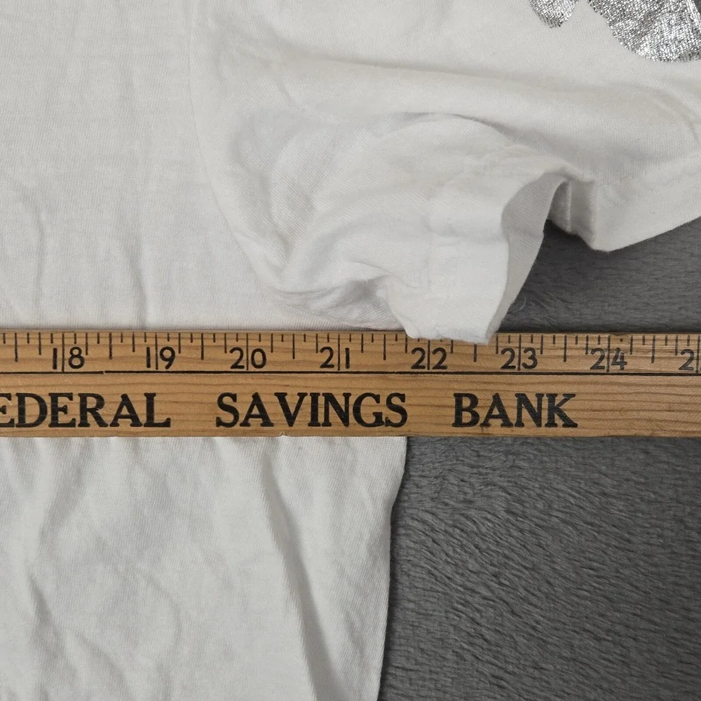 True Religion Shirt Womens Large White Gray Logo Short Sleeve V-Neck‎ Crop Boxy - Picture 7 of 7